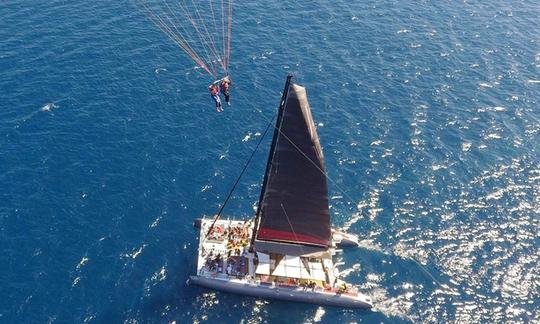 Alquile un catamarán de crucero para grupos grandes en Mogán, España