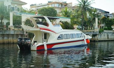 Charter Lumba - Barco de passageiros Lumba em Pademangan, Indonésia