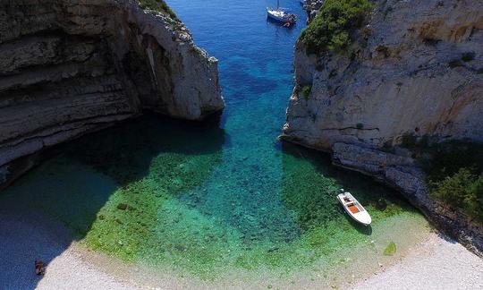 Passeio pela Caverna Azul e Hvar e 5 ilhas