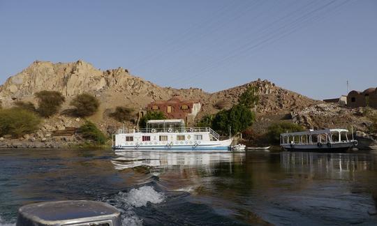 Charter a Houseboat in Sheyakhah Thaneyah, Egypt