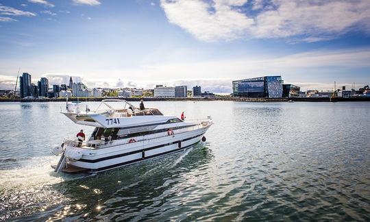 Alugue um iate a motor Cantieri di Pisa para 35 pessoas em Reykjavík, Islândia