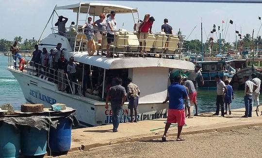 Alquile un yate a motor Jet Liner en Weligama, Sri Lanka