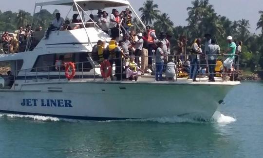 Alquile un yate a motor Jet Liner en Weligama, Sri Lanka