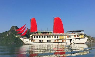 2 Days Classic Cruise in Ha Long City, Vietnam On a Wooden Passenger Boat