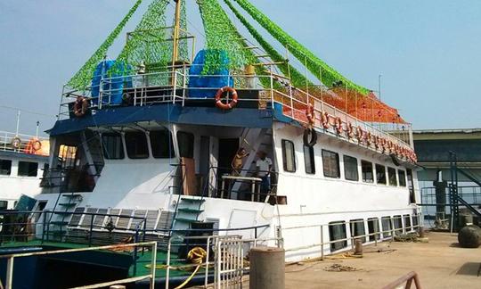 Fête en bateau, événements et excursions sur le M.V. Paradise à Goa