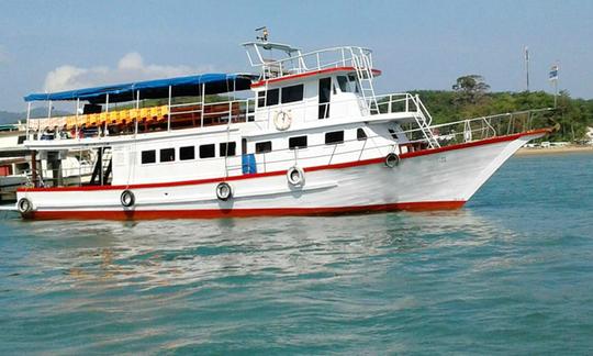 Alugue um barco de passageiros em Tambon Karon, Chang Wat Phuket