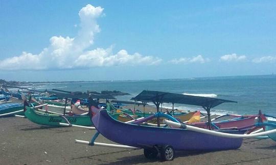 Alquile un barco tradicional Monster Killer en Mengwi, Bali