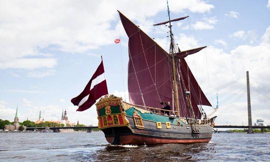 Barco tradicional Charter 62' Libava em Riga, Letônia