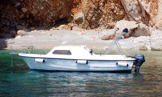 Alugue 19' Adria Dalmatinka Cuddy Cabin em Rabac, Croácia