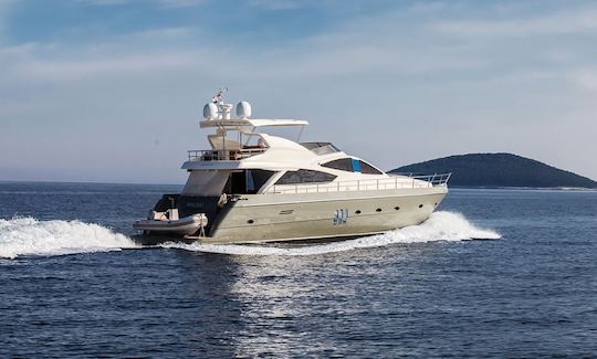 Charter 74' Abacus - Malibu Power Mega Yacht in Šibenik, Croatia