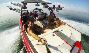 Increíble barco de wakeboard en alquiler en Hazafon, Israel