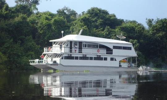 Disfrute de la pesca en Rondônia, Brasil, en el megayate Maanaim - IV Power de 79 pies