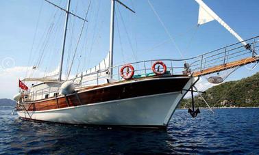 Alquile la goleta Azura Sailing de 79 pies desde Muğla, Turquía