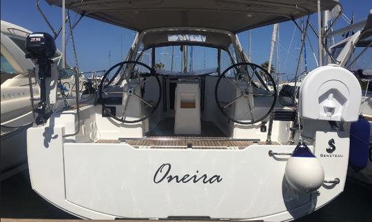 Monocoque de croisière Charter 35' Beneteau Oceanis - Oneira à Oristano, Italie