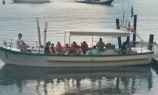 Alquile un barco de pasajeros en Pôrto Belo, Brasil