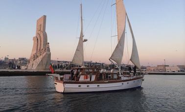 Classic 55' wooden motorsailor from Lisbon