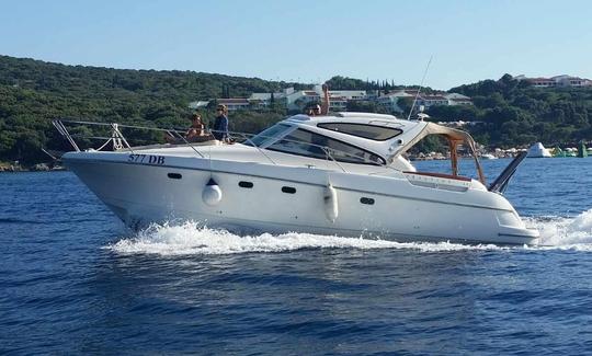 Iate a motor Charter 35' Jeanneau Prestige em Komolac, Croácia