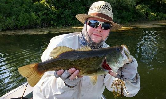 Aproveite a pesca em Petrinja, Croácia, na Hanna Houseboat