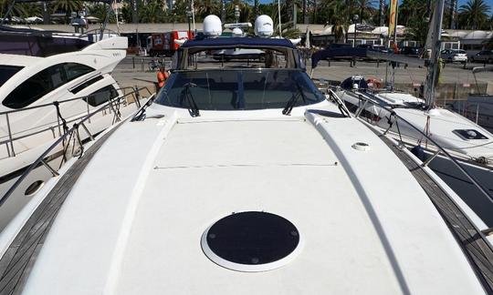 Alquiler de megayates Sunseeker Power de 52' en Barcelona, España