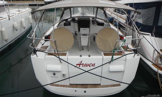 Charter 40' Jeanneau Sun Odyssey Cruising Monohull in Caorle, Italy