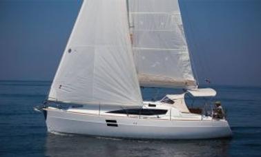 Charter 35' Elan Impression Cruising Monohull em Caorle, Itália