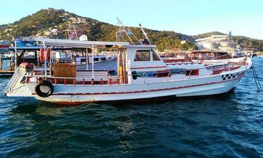 Captained Power Boat for 40 People in Arraial do Cabo, Brazil