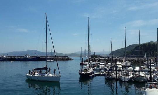 Alquiler de veleros en monocasco de crucero de 40 pies en Donostia, España