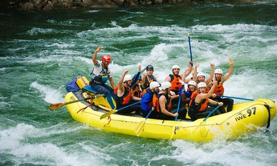 Aventura de rafting em Thompson-Nicola A