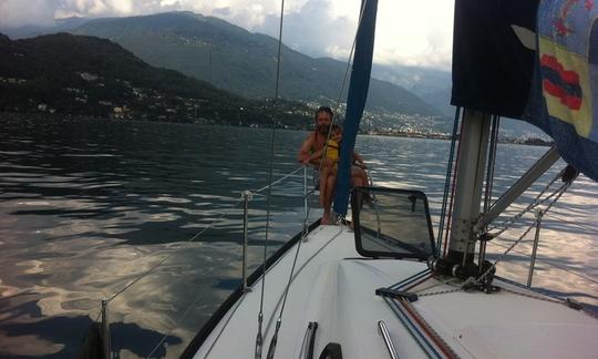 Frete 30' X-Yachts 302 Cruising Monocasco no Lago Maggiore