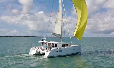 Alquile un catamarán Lagoon 400S2 en Algarve, Portugal