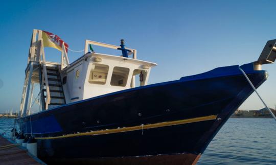 Charter M/B Leone Trawler em Marzamemi, Itália