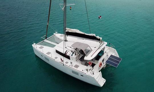 Catamaran de croisière Lagoon 400 pour 18 personnes à Carthagène, Colombie