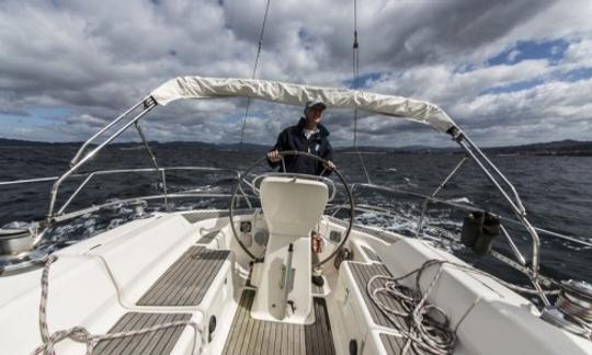 Monocasco de crucero Bavaria Charter 41' en Vigo, España