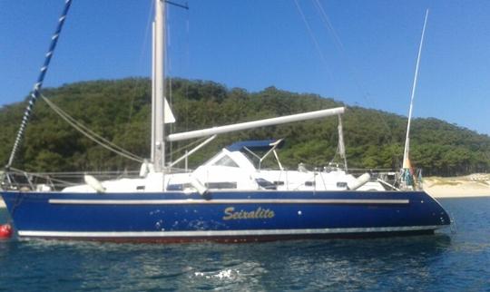 Monocasco de cruzeiro Charter 44' Beneteau Oceanis em Vigo, Espanha