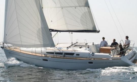 Charter 45' Sun Odyssey Cruising Monohull em Vigo, Espanha