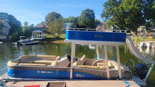 Thrill & Chill on Lake Norman! Tahoe Cascade 25 ft Double Decker with slide!