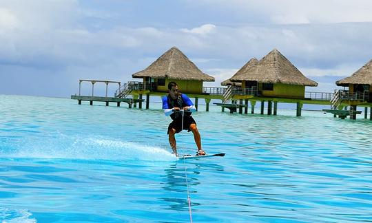 Clases de wakeboard en Vaitape, Polinesia Francesa