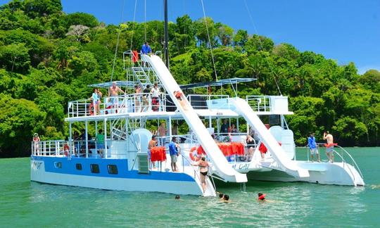 Aventura ecológica de catamarã compartilhada em Manuel Antonio, Costa Rica