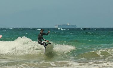 Lección de surf en Tarifa, España