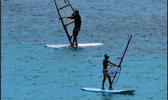 Clases de windsurf en Milna, Isla Vis, Croacia