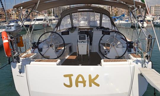 Louez un voilier « Jak » Sun Odyssey 449 de 44 pieds à Nettuno, en Italie