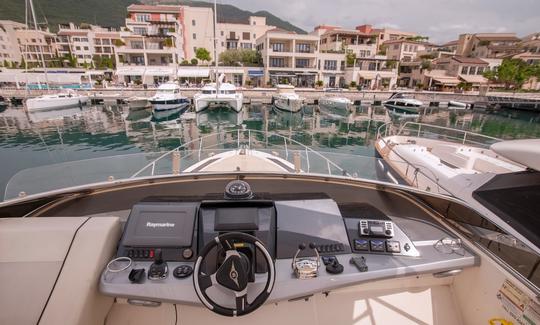 Yate en alquiler. Chárter Marquise 500 SB, 50' en Tivat, Porto Montenegro, Montenegro