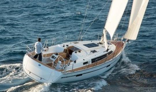 Charter un monocoque Bavaria Cruising de 37 minutes à Procida, en Italie