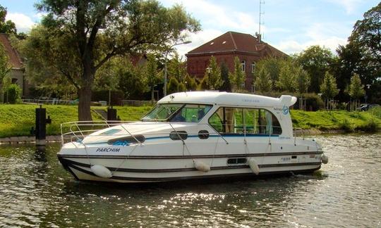 Alquiler de barcos de canal en Agde, Francia