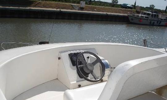 Alquiler de barcos de canal en Agde, Francia