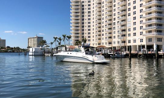 *Fort Lauderdale* - Cruise in Style in this Gorgeous 45' Sea Ray Sundancer Yacht