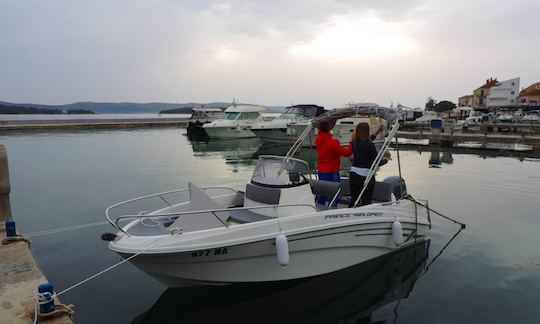 Center Console rental in Biograd na Moru