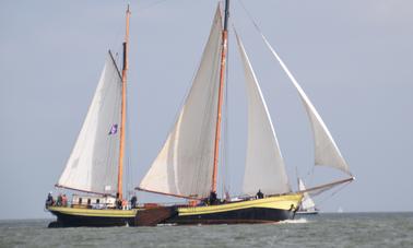 Sloop à Enkhuizen, Pays-Bas