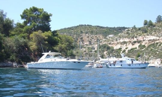 37 feet Sea Ray Motor Yacht Rental in Gaios, Greece