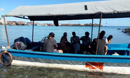 Alugue um barco a motor em Grande Comore, Comores